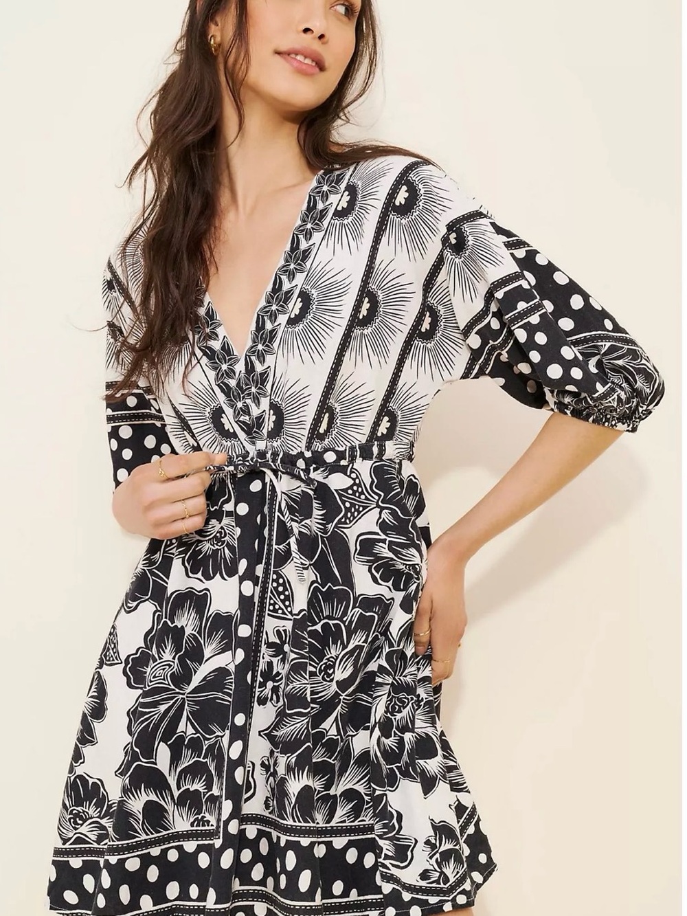 FARM Rio Black & White Floral Wrap Robe Dress